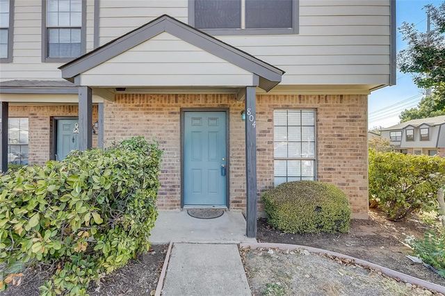 $1,850 | 804 West Collins Street | Denton