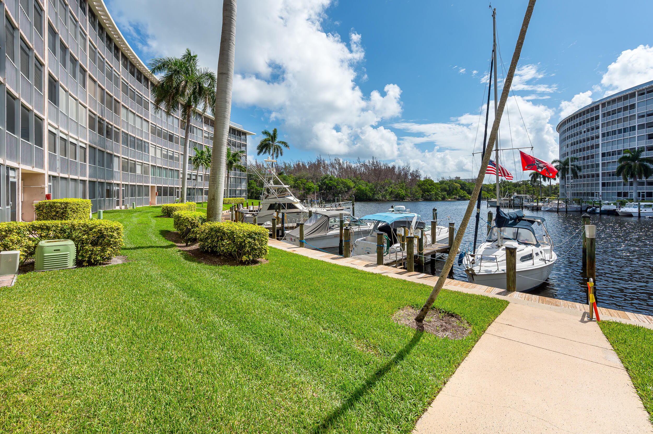 a view of outdoor space yard deck and patio