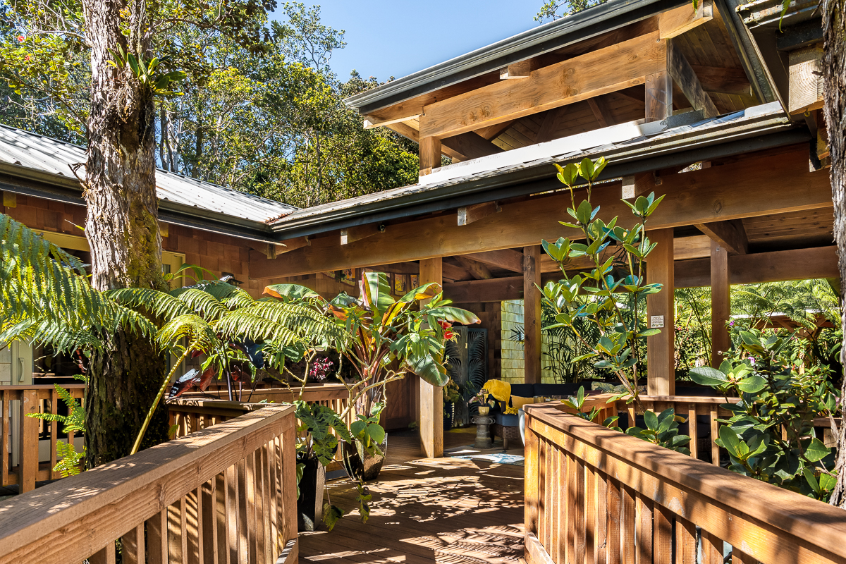 Garden walkway entrance to covered front lanai