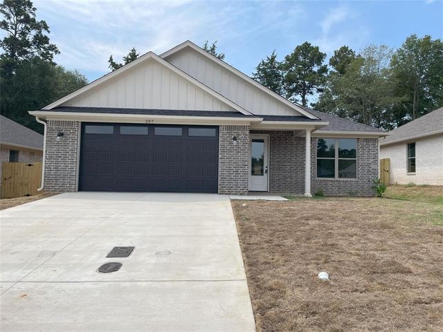 $299,900 | 257 Oak Vly Drive