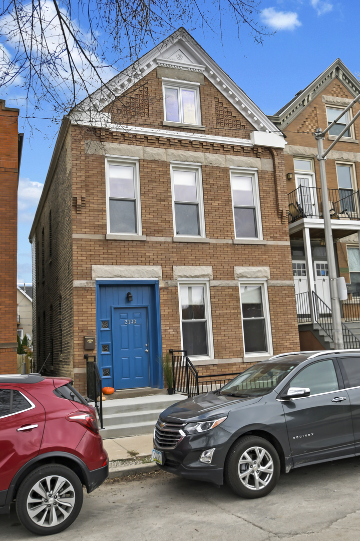 2133 North Oakley Avenue, Unit 3, Chicago, IL 60647 | Compass