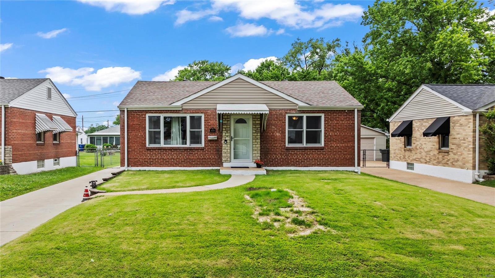 8009 Parkwood Drive, St. Louis, MO 63123 | Compass