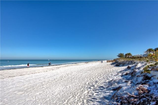 $2,400 | 19701 Gulf Boulevard, Unit 412 | Indian Rock South Shore