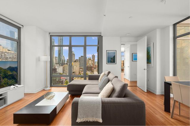 $9,800 | 57 Reade Street, Unit 16F | TriBeCa