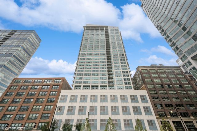 $539,999 | 701 South Wells Street, Unit 2006 | Wells Street Tower