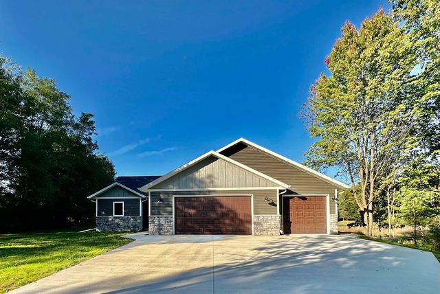 $549,900 | 33 21st Wautoma Wi 54982 | Marion