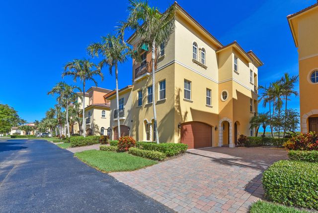 $750,000 | 250 Ocean Bay Drive | Hutchinson Island South