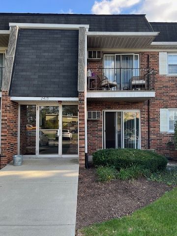 $2,200 | 2415 Ogden Avenue, Unit 1 | Downers Grove