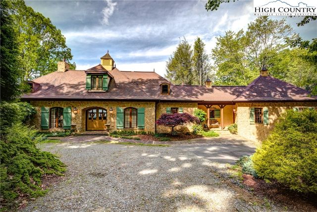 $1,490,000 | 372 Longview Circle | Cherry Lane Township - Alleghany County