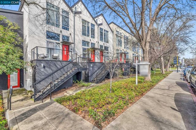 $699,950 | 60 Iron Horse Lane | Iron Horse Lofts