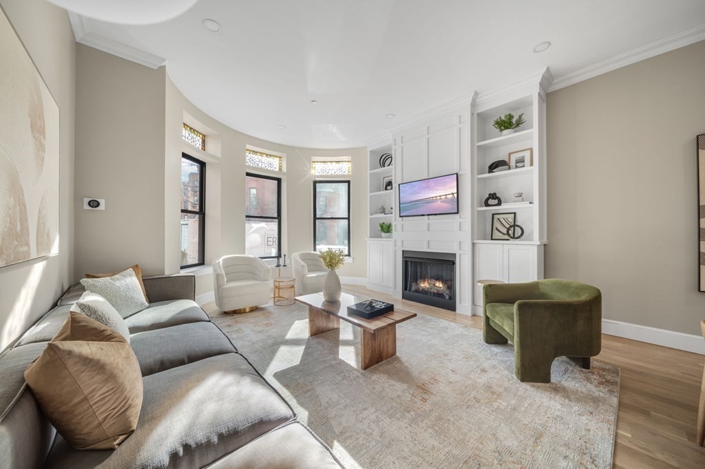 119 St Botolph Street, Unit 1, Boston, MA 02115 | Compass