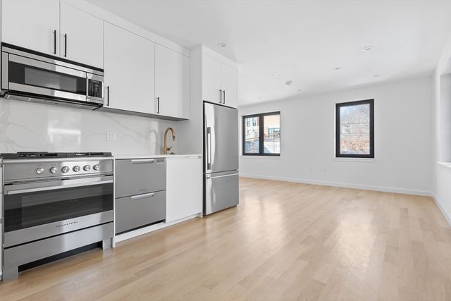 $3,150 | 1618 Beacon Street, Unit 3 | Coolidge Corner