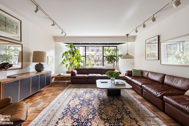 $2,275,000 | 60 East End Avenue, Unit 4C | Upper East Side