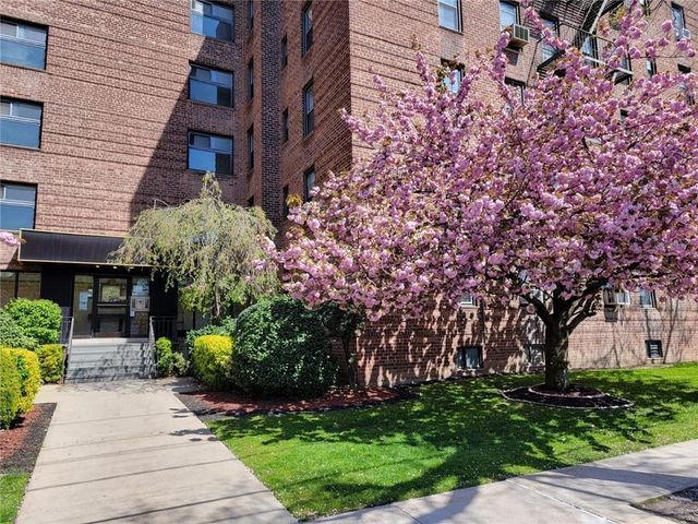 $305,000 | 2209 Knapp Street, Unit 3G | Sheepshead Bay