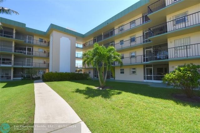 $199,000 | 810 Southeast 7th Street, Unit A306 | Deerfield Beach