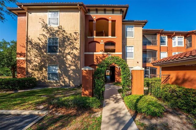 $189,900 | 5560 Metrowest Boulevard, Unit 304 | Palms Club Condominiums