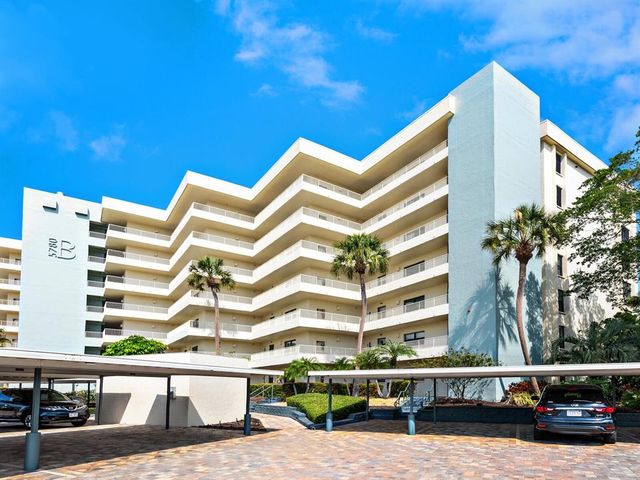 $925,000 | 5780 Midnight Pass Road, Unit 402B | Siesta Key