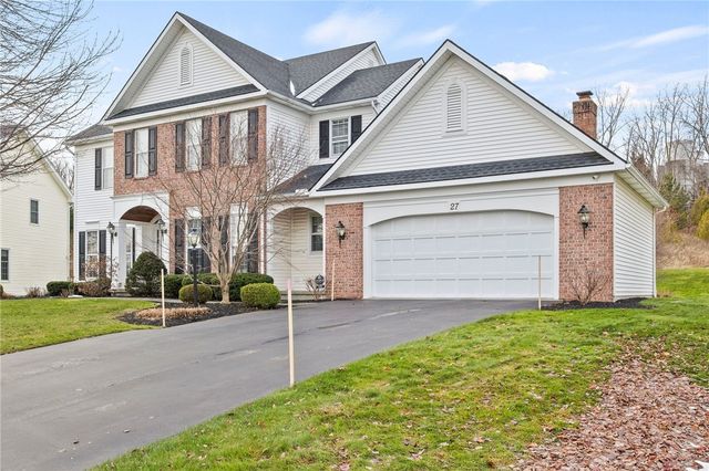 $699,900 | 27 Caversham Woods | Pittsford