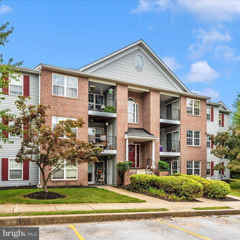 $239,900 | 3815 Sunnyfield Court, Unit 2B | Hampstead