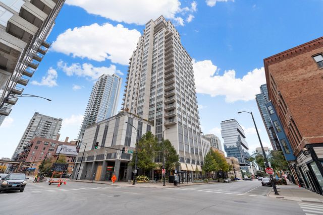 $2,500 | 200 West Grand Avenue, Unit 902 | The Grand on Grand