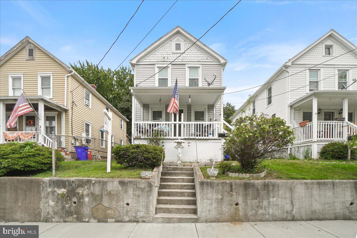 front view of house with a yard