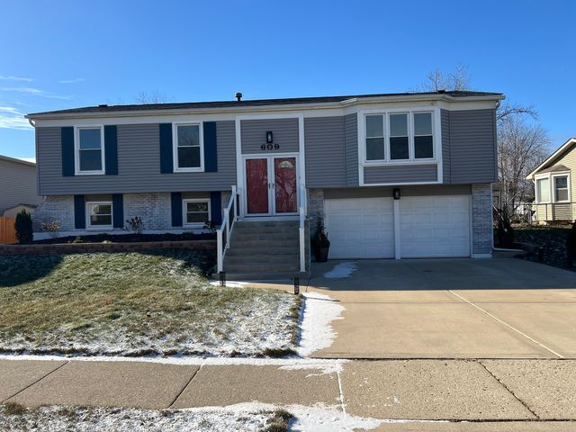 $464,000 | 609 Whitehall Way | Bolingbrook