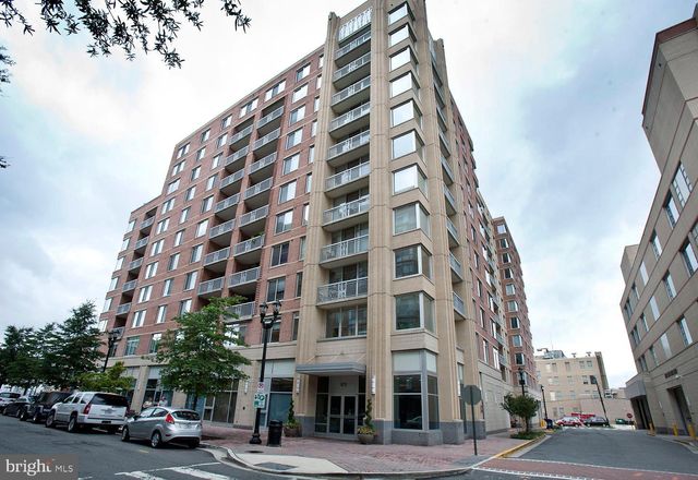 $2,500 | 1020 North Highland Street, Unit 223 | The Phoenix Condominium