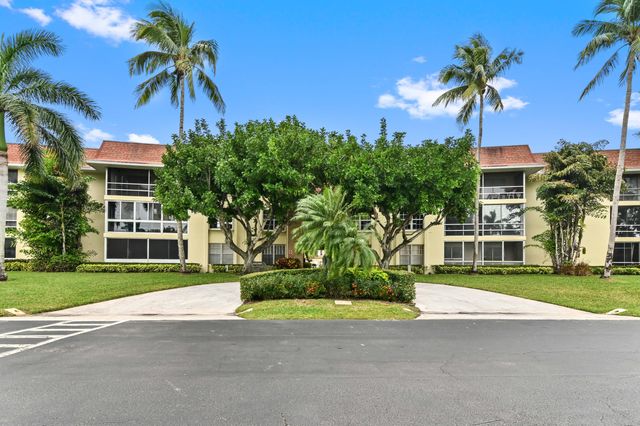 $189,900 | 5520 Tamberlane Circle, Unit 211 | Palm Beach Gardens