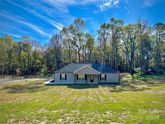 $425,000 | 2215 Charlotte Highway