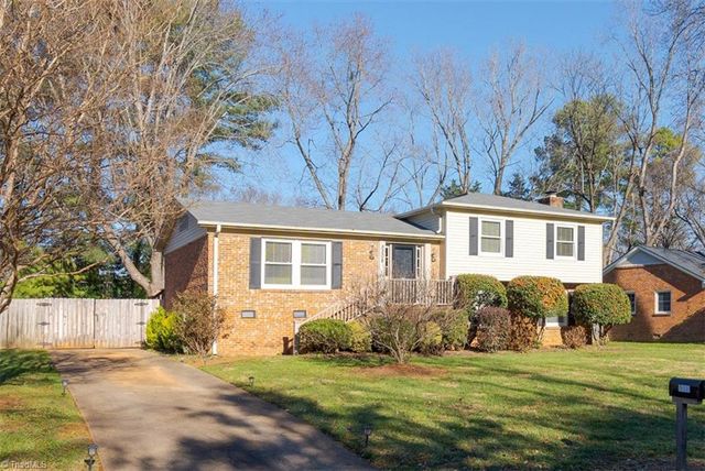 $375,000 | 5208 Ainsworth Drive | Jefferson Gardens