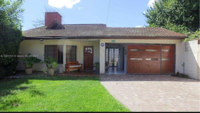 $180,000 | 963 Urquiza