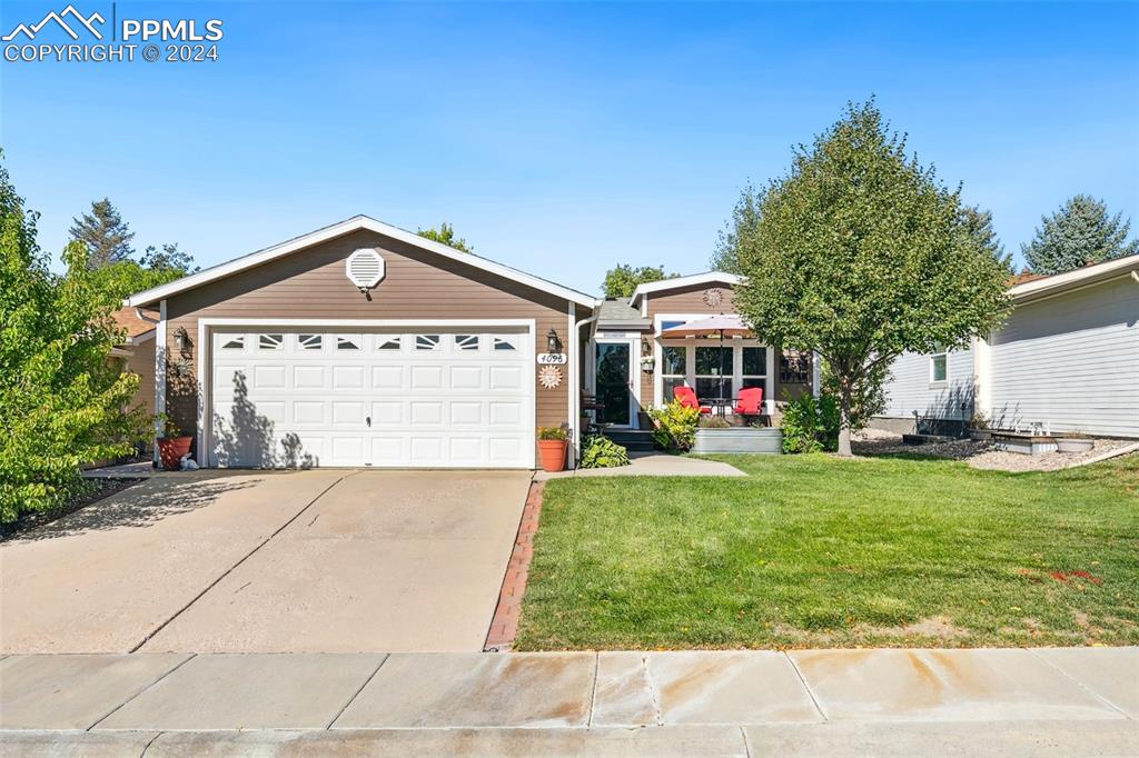 Welcome home! 3 Bed/ 2 Bath/ 2 Car Garage