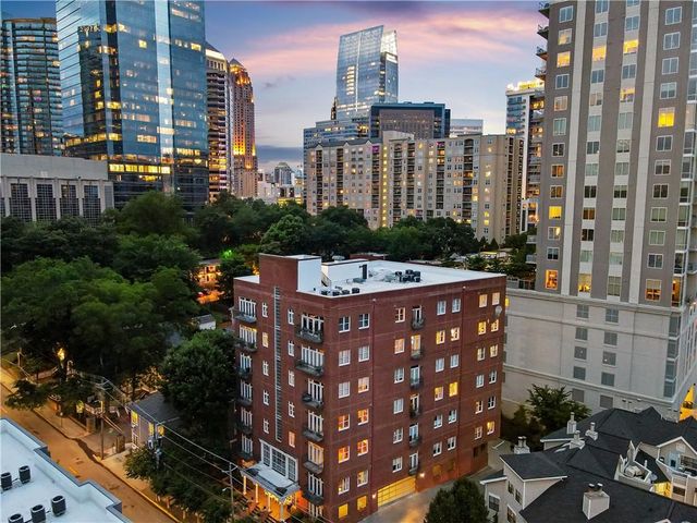 $450,000 | 206 11th Street Northeast, Unit 302 | Midtown Atlanta