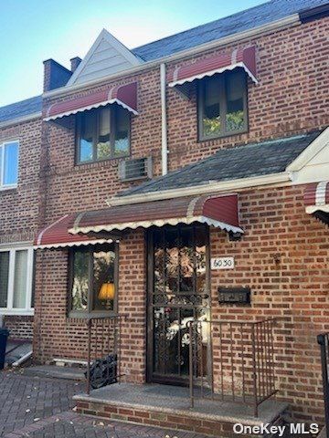 $899,000 | 60-30 70th Street | Maspeth