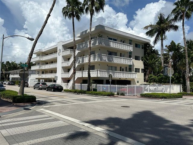 $1,700 | 900 Euclid Avenue, Unit 11 | Flamingo-Lummus