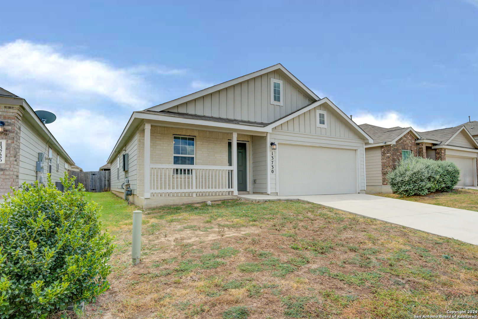 front view of house with a yard