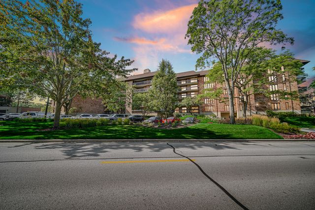 $285,000 | 3851 Mission Hills Road, Unit 102 | Northfield Township - Cook County