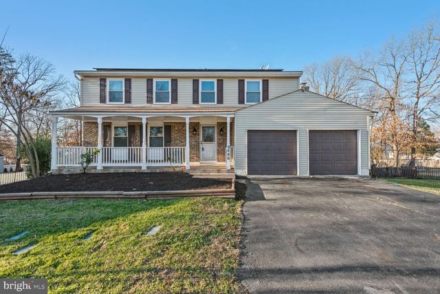 $599,900 | 9246 Oakglen Court | Point of Woods at Manassas