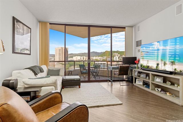 $665,000 | 725 Kapiolani Boulevard, Unit 1005 | Kakaako