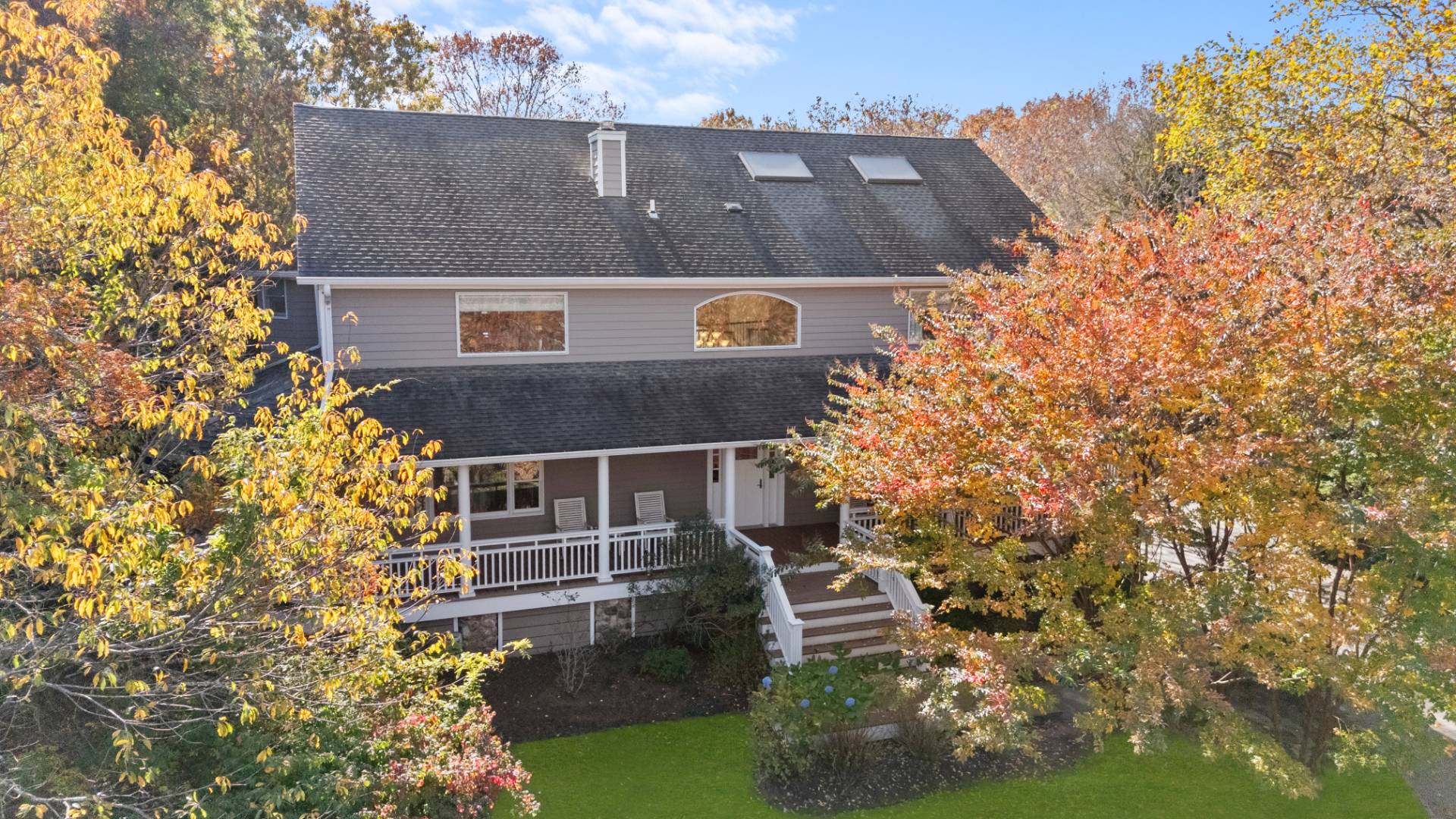 a top view of a house with a yard