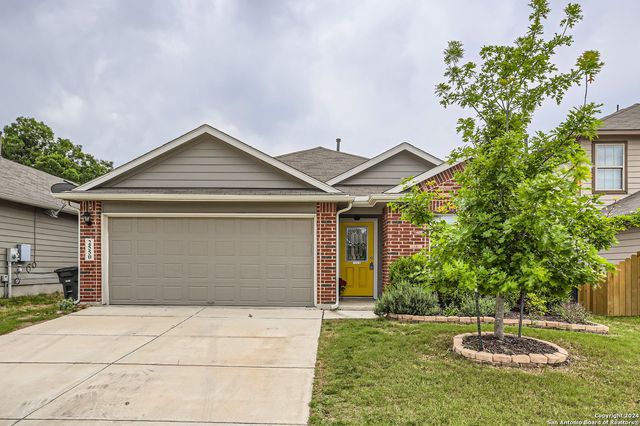 $1,900 | 2550 McCrae | New Braunfels