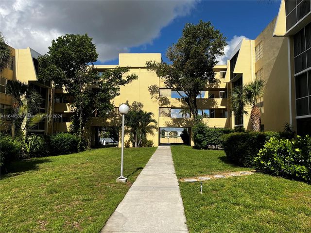 $150,000 | 920 Northeast 199th Street, Unit 110 | Ives Estates