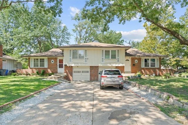 $375,000 | 703 South Central Street | Olathe Original Town