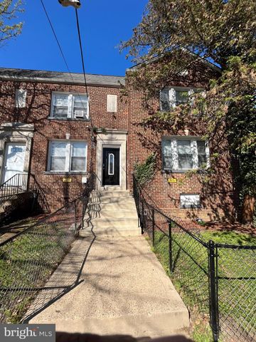 $1,350 | 1817 18th Street Southeast, Unit 1 | Randle Heights