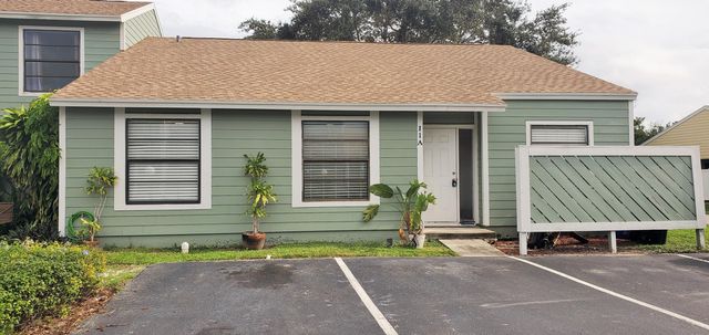 $350,000 | 202 Lakewood Drive, Unit 11A | Jupiter Village