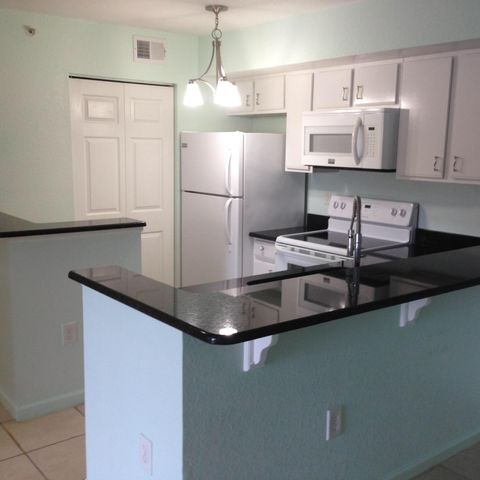 $1,900 | 171 Southwest Palm Drive, Unit 101 | St. Lucie West Country Club