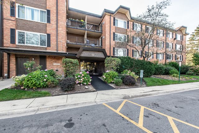 $229,900 | 1126 South New Wilke Road, Unit 307 | Arlington Heights