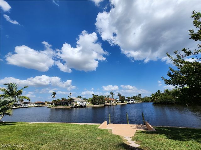 $595,500 | 2155 Southeast 20th Place | Cape Coral