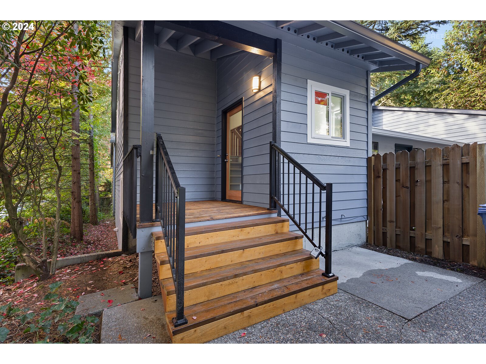 a view of entryway with a front door