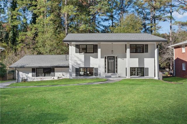 $600,000 | 2550 Laurel Ridge Drive | North Druid Woods